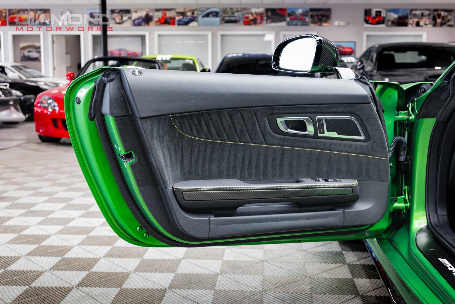 Used 2018 Mercedes-Benz AMG GT R image 16