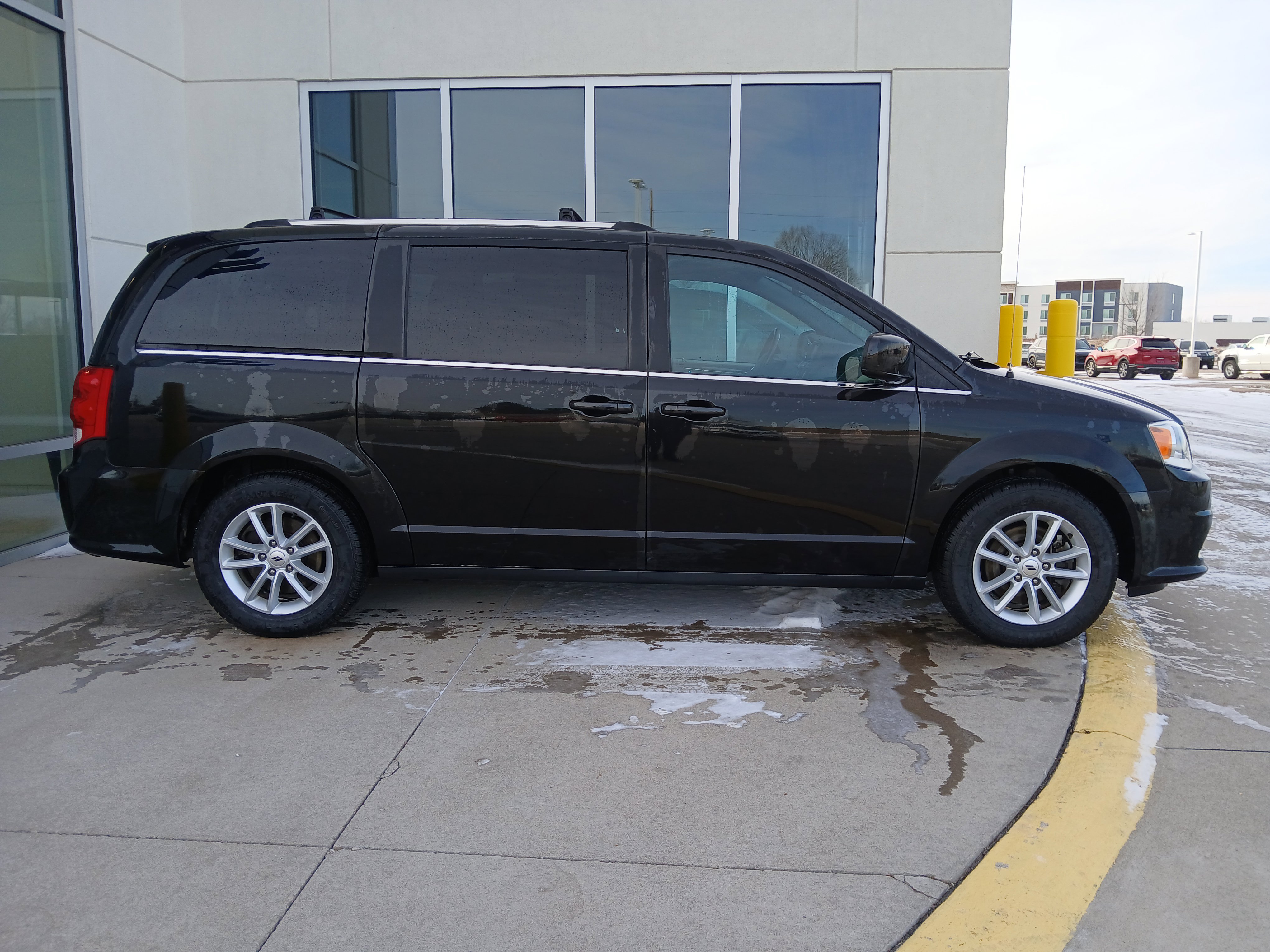 Used 2020 Dodge Grand Caravan SXT image 5