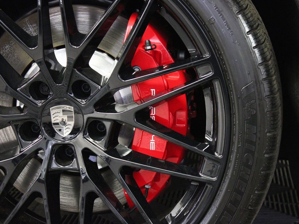 Certified 2025 Porsche Macan Turbo Electric AWD/4WD image 42