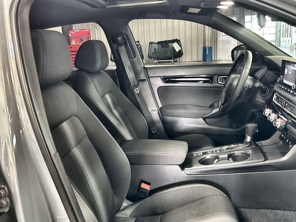 Used 2025 Honda Civic Sport image 30