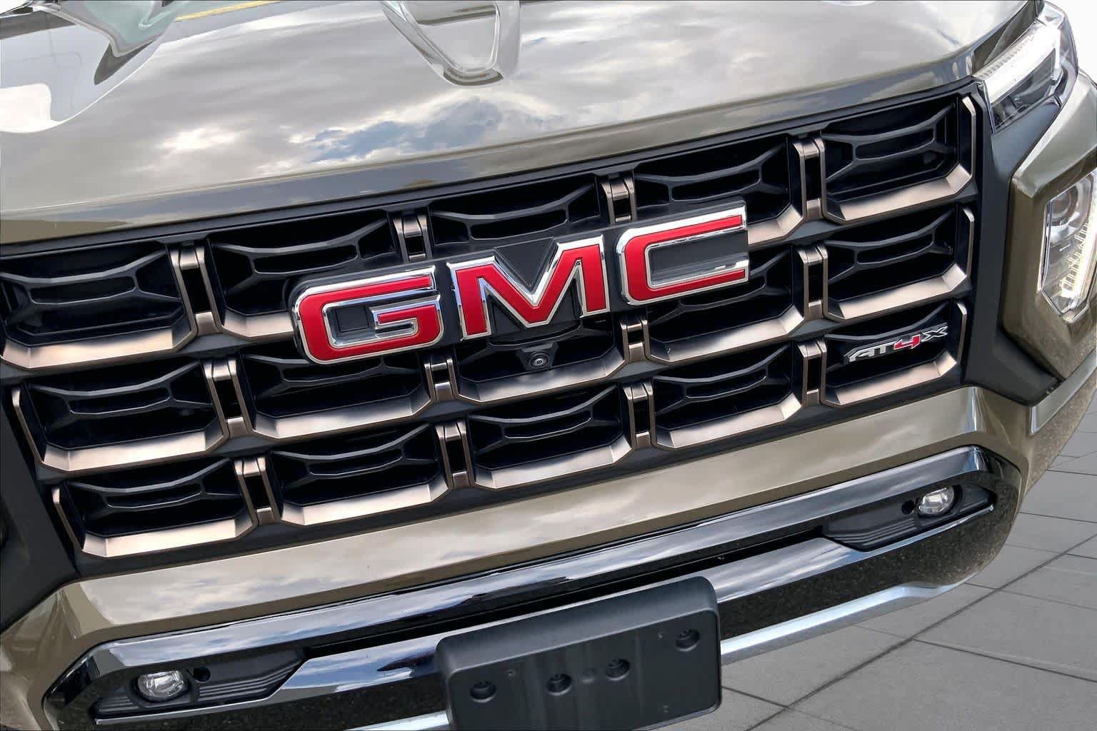 Used 2024 GMC Canyon AT4X AWD/4WD image 30