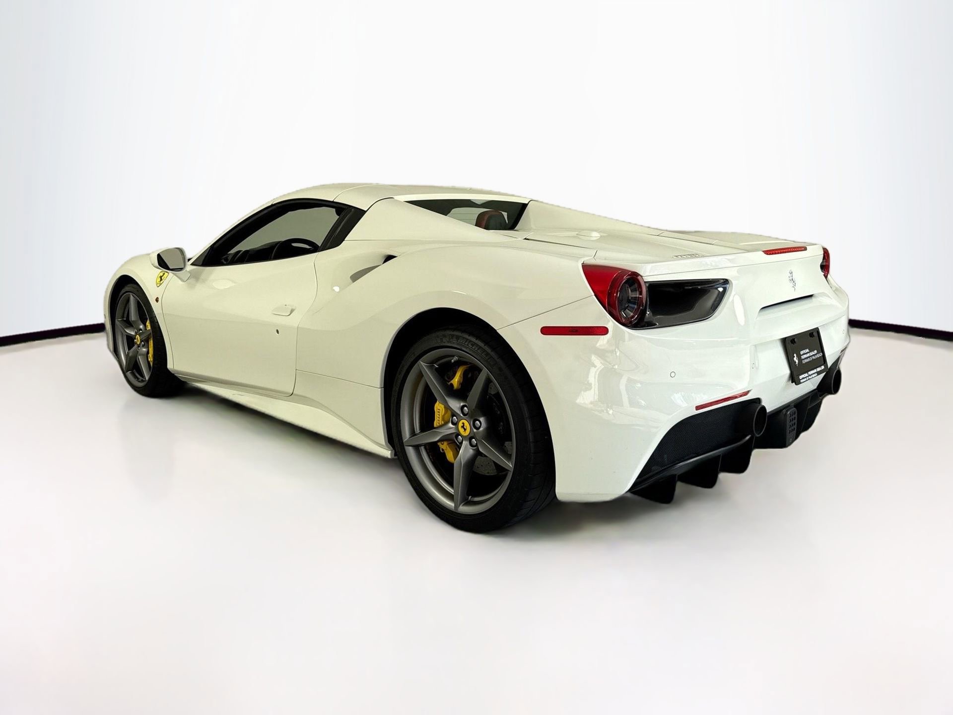 Certified 2018 Ferrari 488 Spider Base image 5