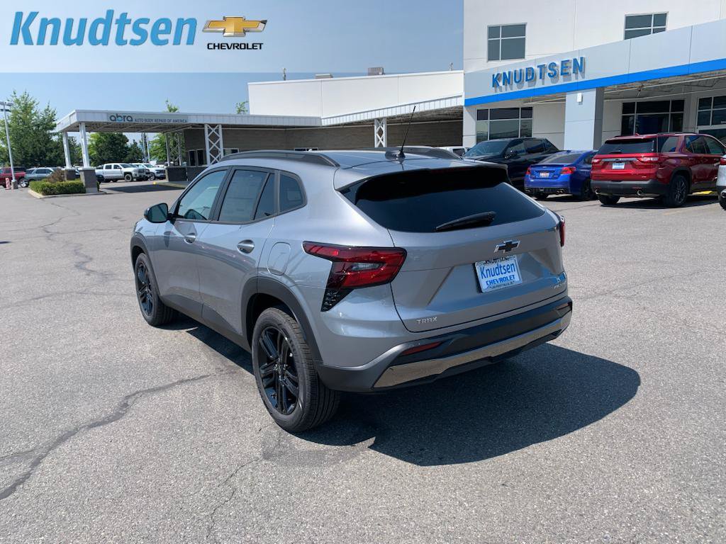 New 2026 Chevrolet Trax ACTIV w/ Sunroof Package FWD image 5