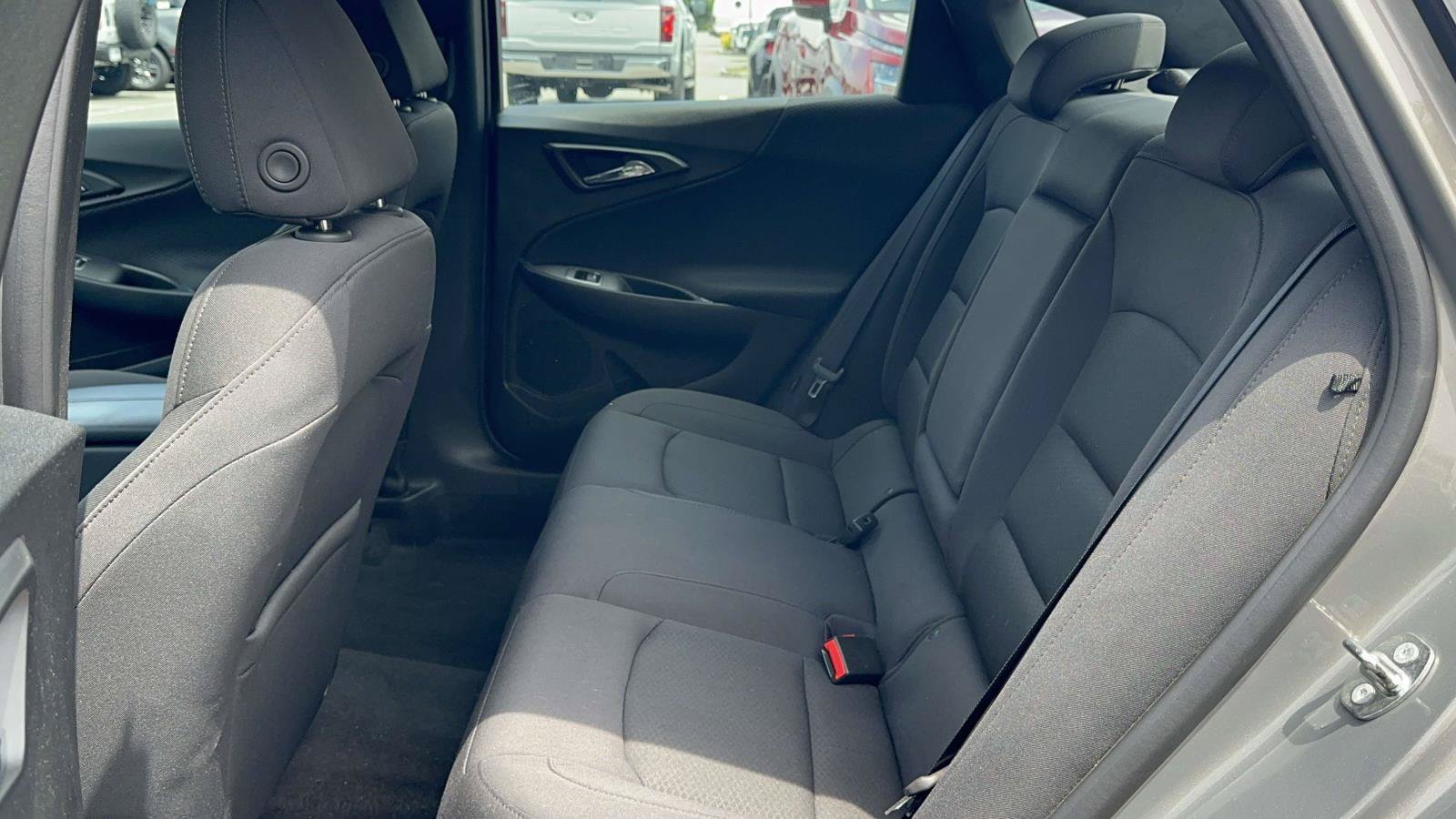 Used 2017 Chevrolet Malibu LT FWD image 14