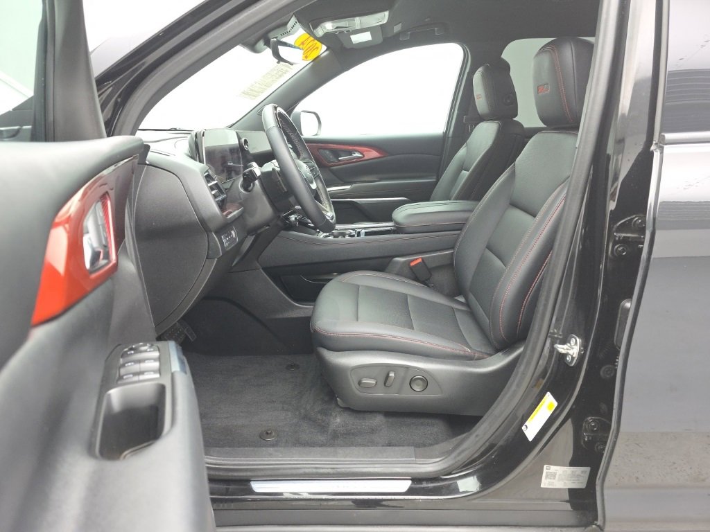 Used 2024 Chevrolet Traverse Z71 w/ Enhanced Driving Package image 14