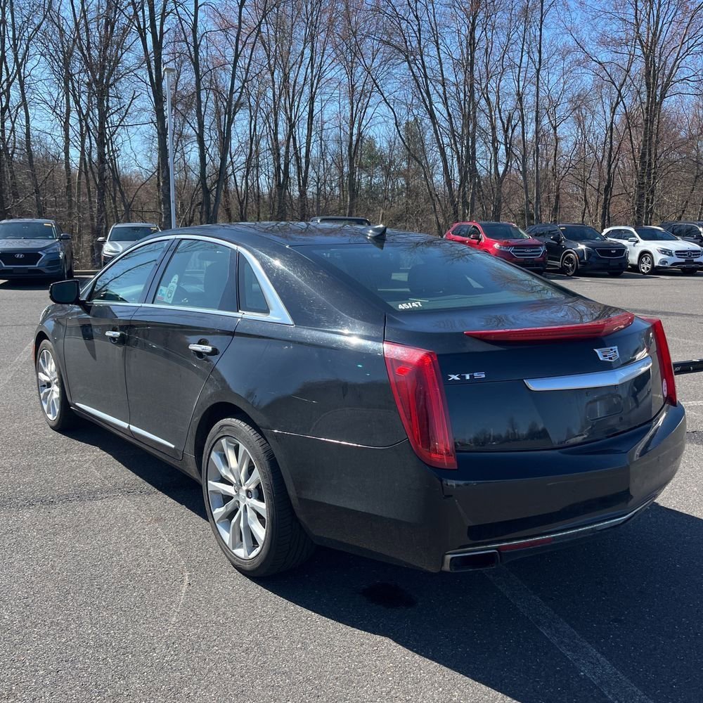 Used 2017 Cadillac XTS Luxury image 4