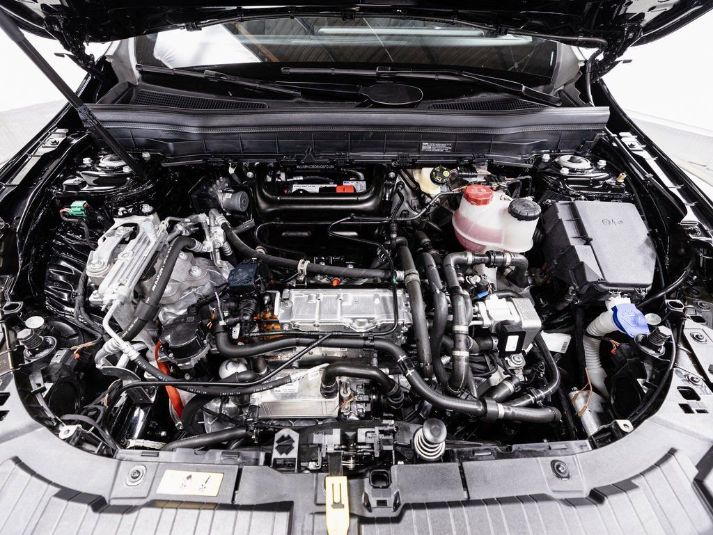 Used 2024 Mercedes-Benz EQB 350 4MATIC SUV image 30