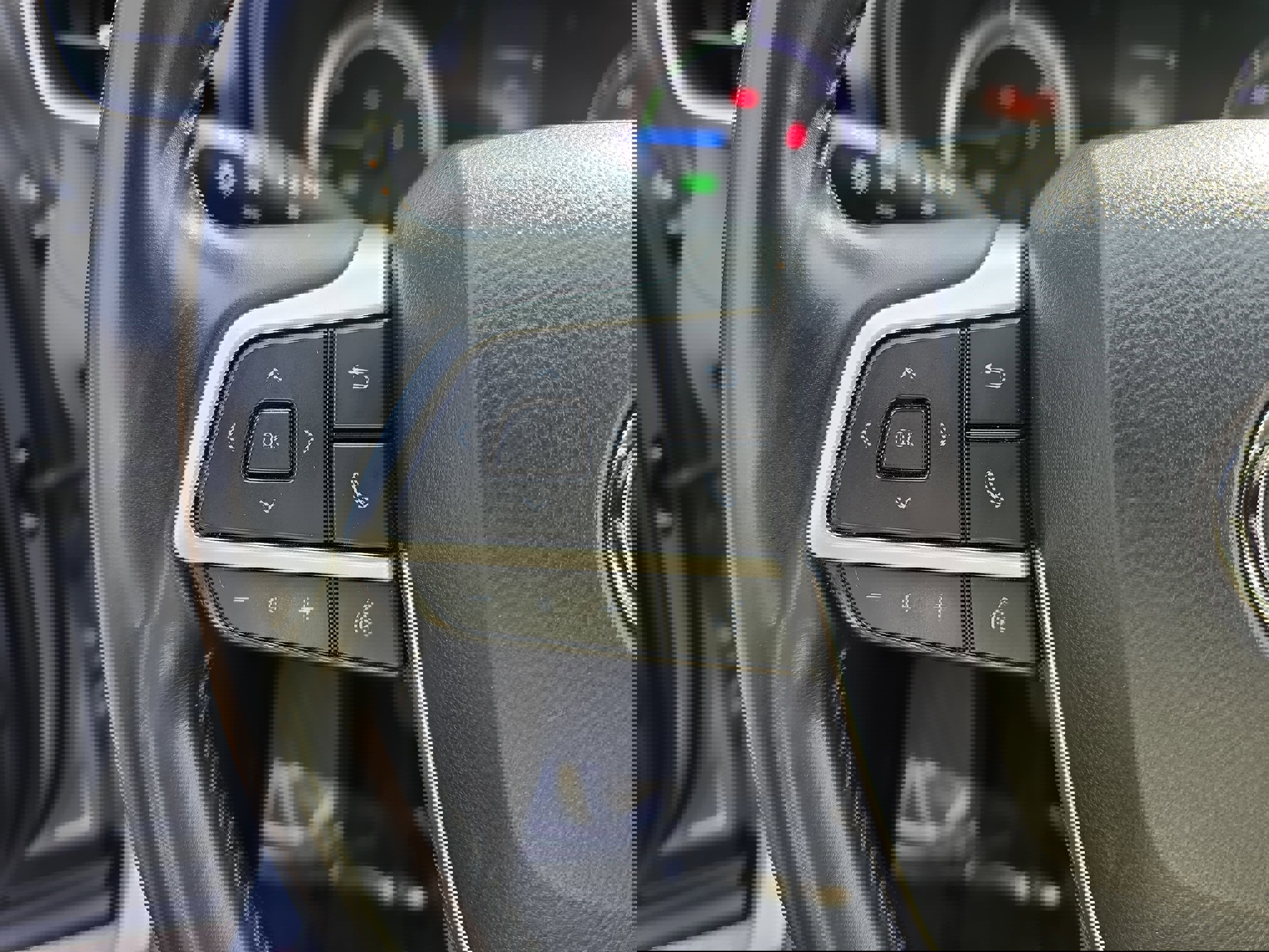 Used 2022 Toyota Highlander LE image 19