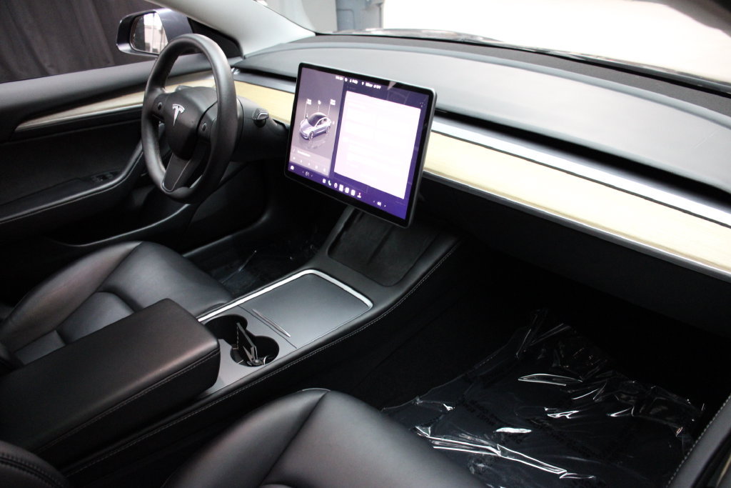 Used 2023 Tesla Model 3 Standard Range RWD image 16