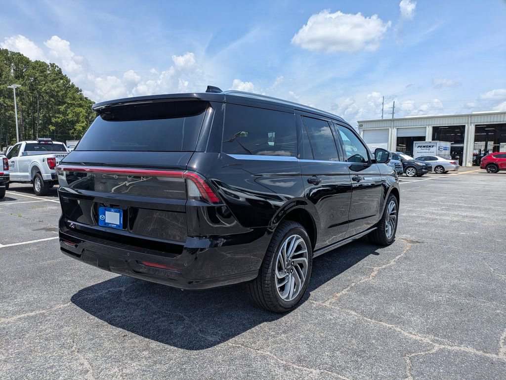 New 2027 Lincoln Navigator Reserve AWD/4WD image 4