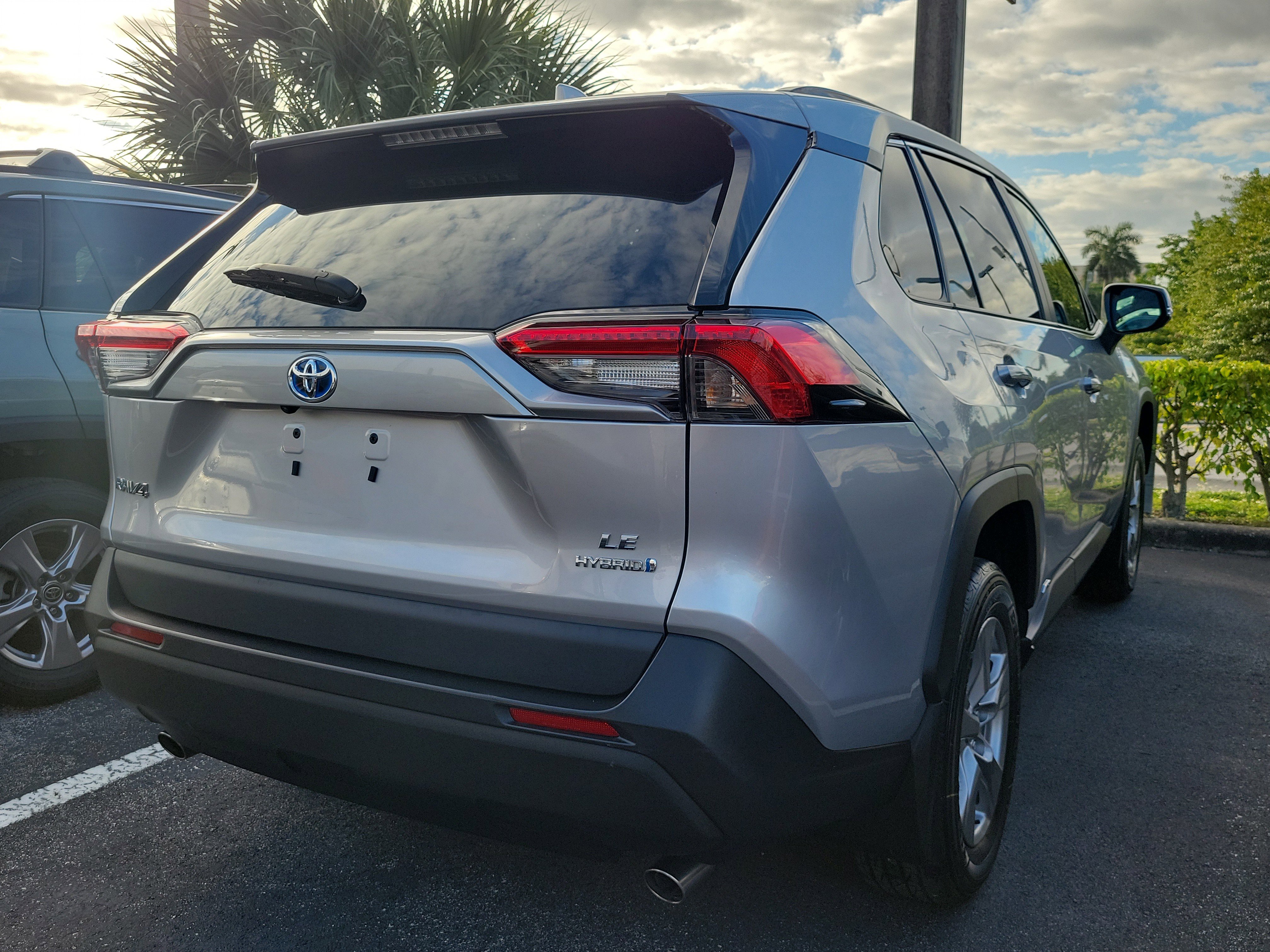 Used 2024 Toyota RAV4 LE image 4