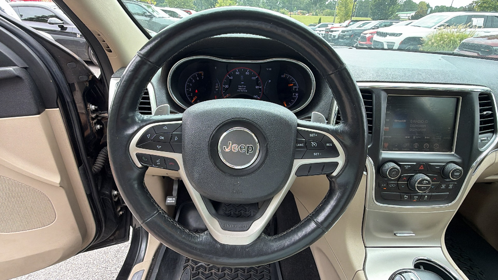 Used 2015 Jeep Grand Cherokee Limited w/ Luxury Group II AWD/4WD image 27