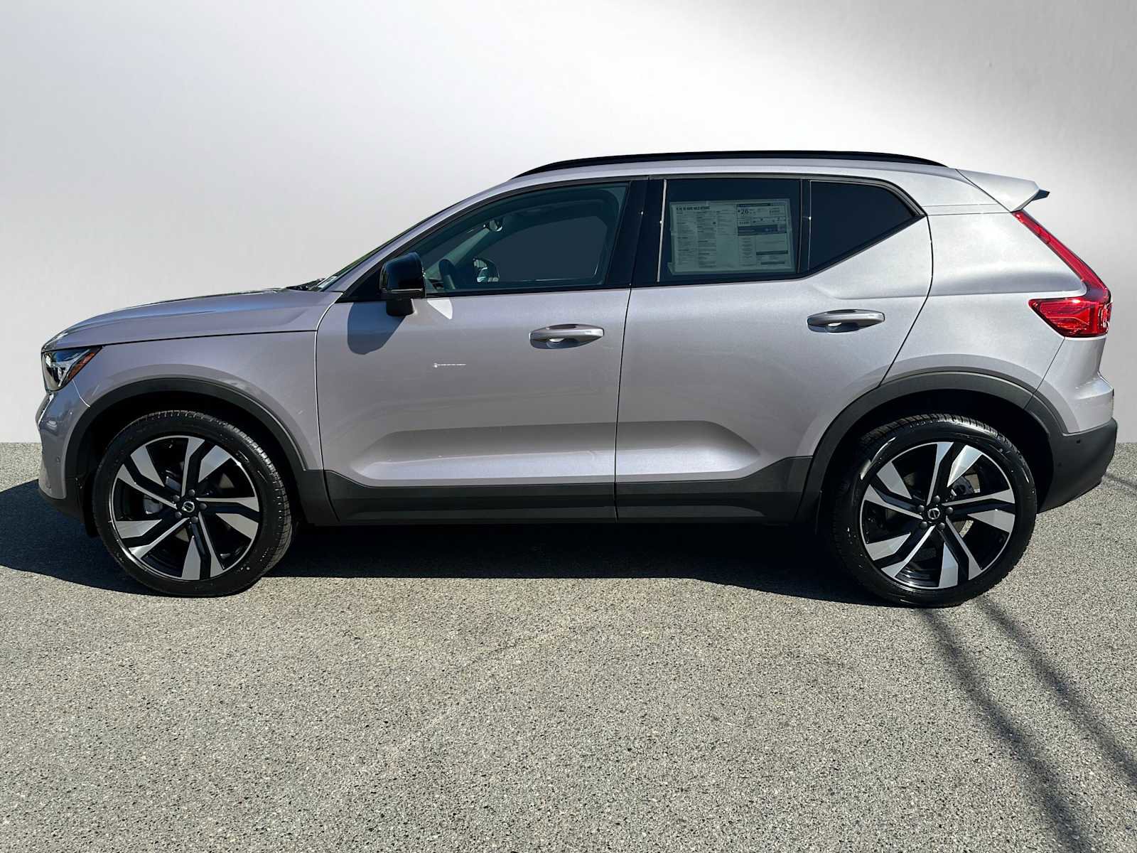 New 2026 Volvo XC40 B5 Ultra w/ Climate Package image 6