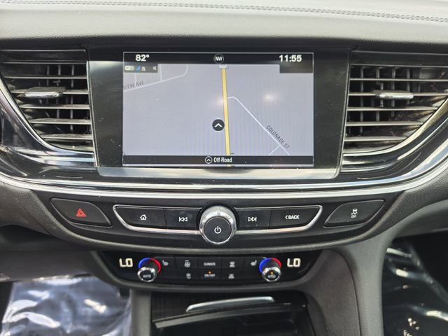 Used 2018 Buick Regal Essence w/ Driver Confidence Package #1 FWD image 22