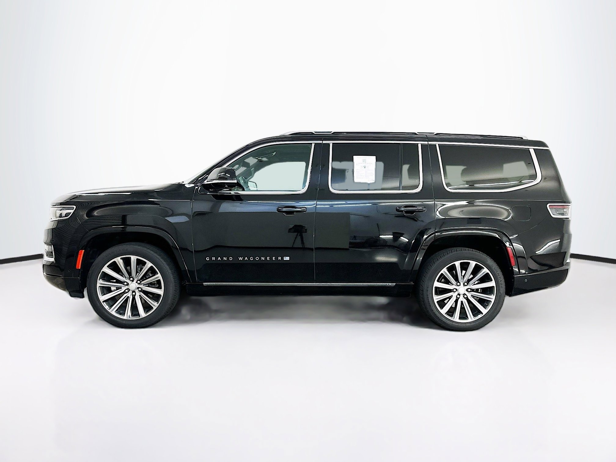 Used 2023 Jeep Grand Wagoneer Series II AWD/4WD image 4