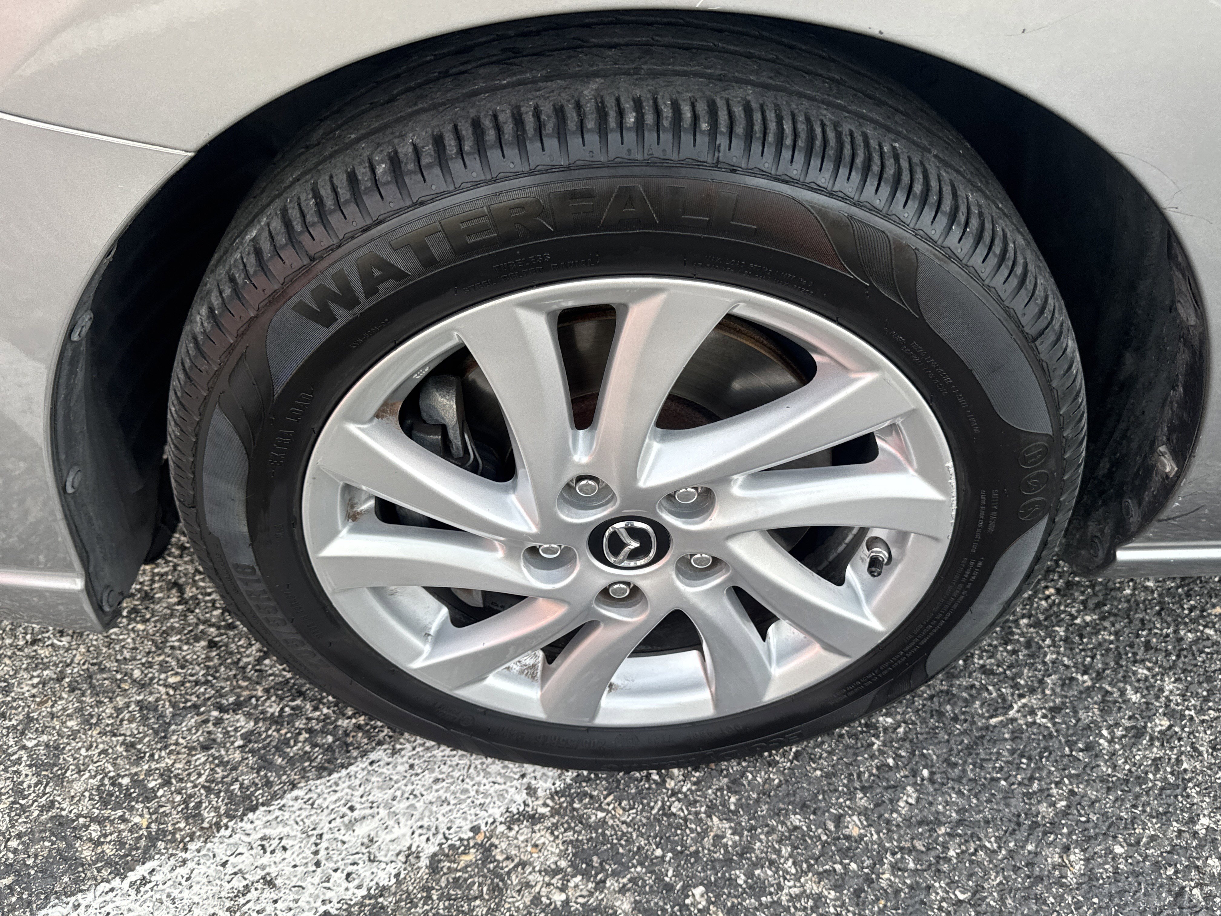 Used 2015 MAZDA MAZDA5 Sport image 9