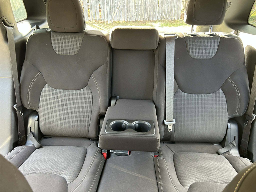 Used 2017 Jeep Cherokee Latitude FWD image 13