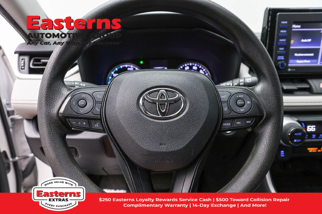Used 2022 Toyota RAV4 XLE AWD/4WD image 11