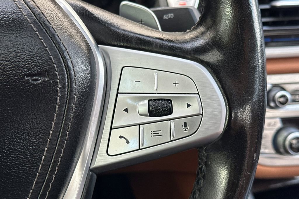 Used 2020 BMW 740i w/ Premium Package image 28