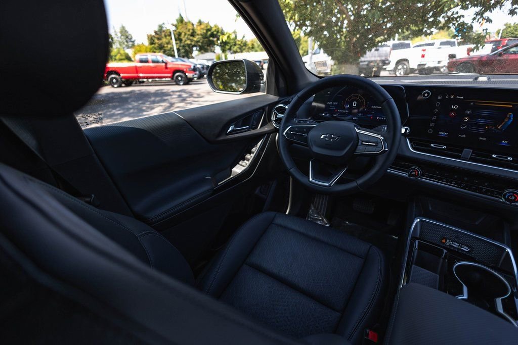 New 2025 Chevrolet Equinox LT w/ Convenience Package II image 13