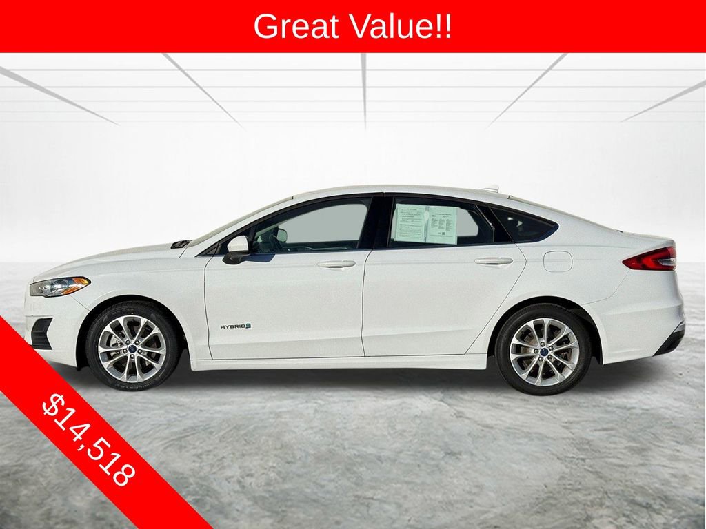 Used 2019 Ford Fusion SE image 2