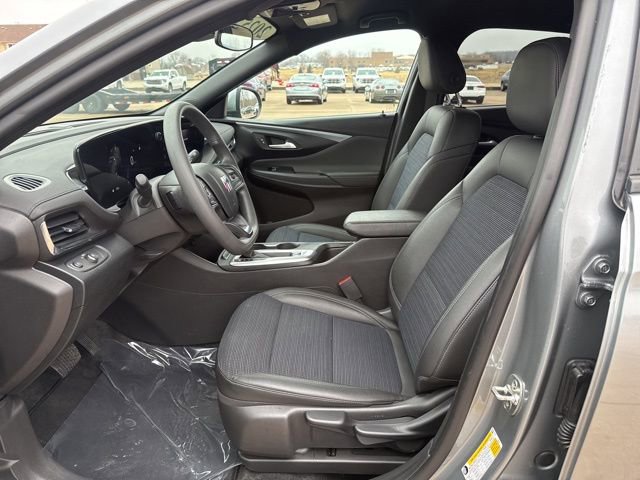Used 2025 Buick Envista Preferred image 12