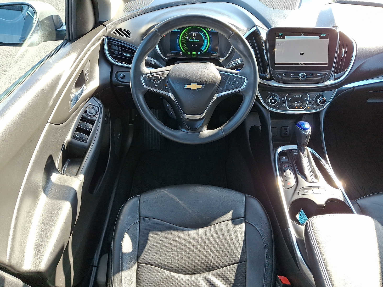 Used 2018 Chevrolet Volt Premier w/ Driver Confidence Package FWD image 12