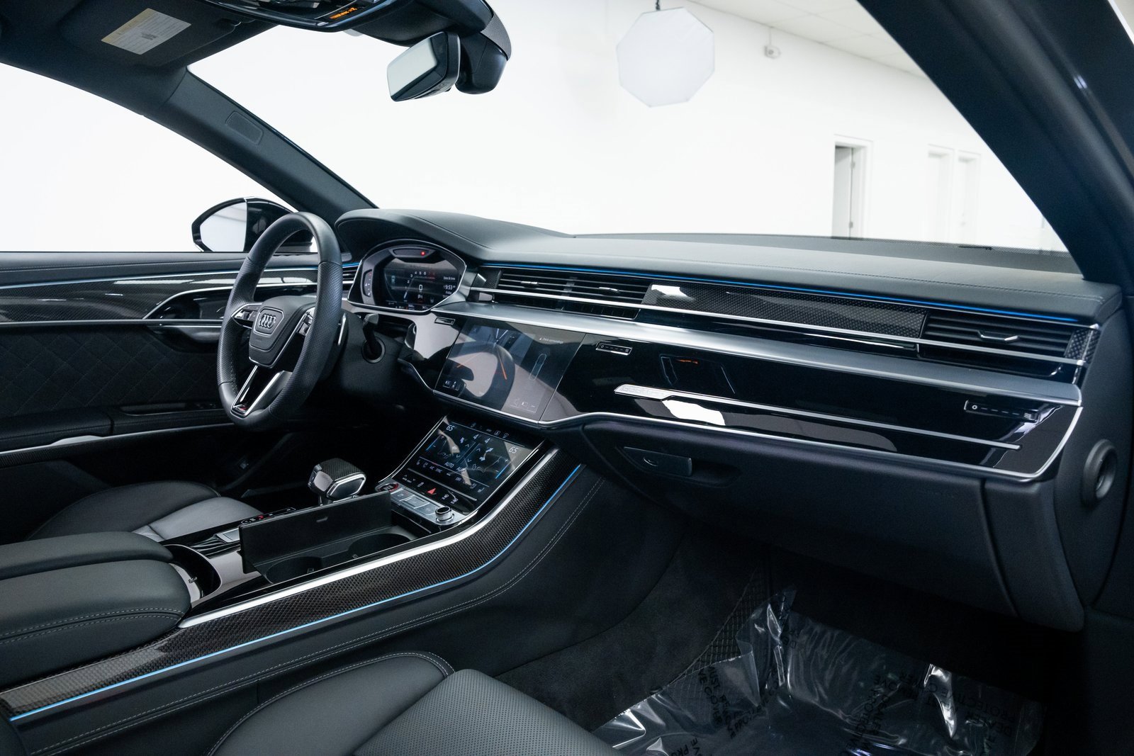Used 2025 Audi S8 image 28