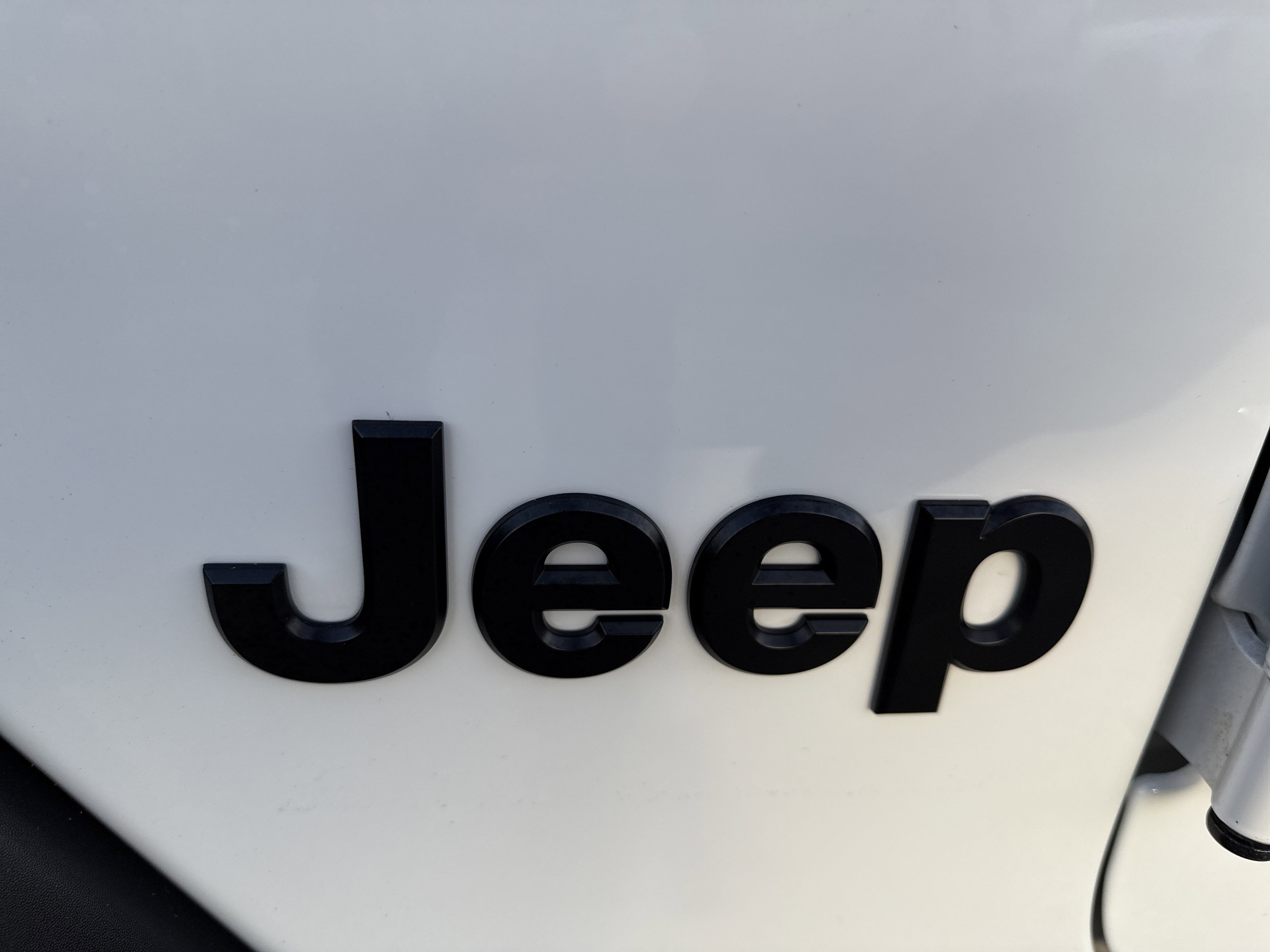 Used 2025 Jeep Wrangler Willys image 12