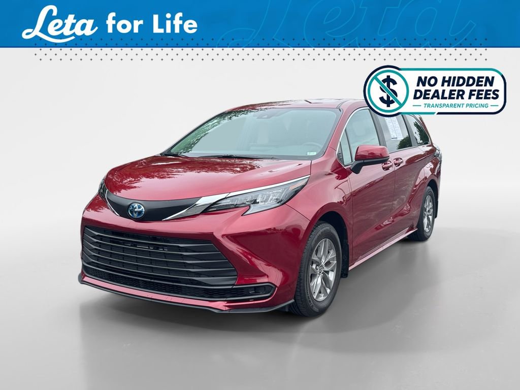 Used 2025 Toyota Sienna LE AWD/4WD video 1