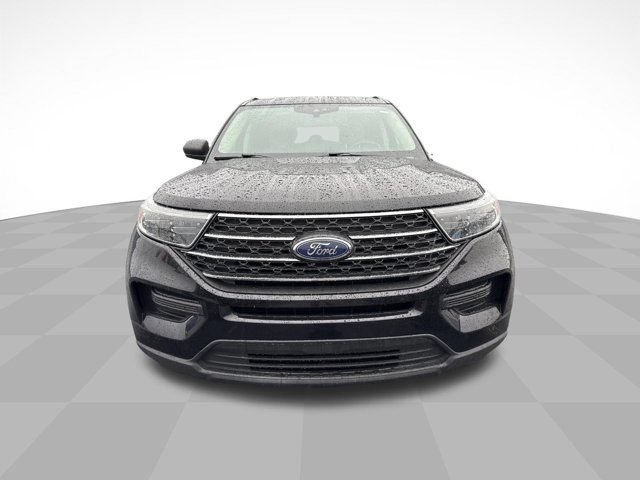 Used 2022 Ford Explorer XLT RWD image 2