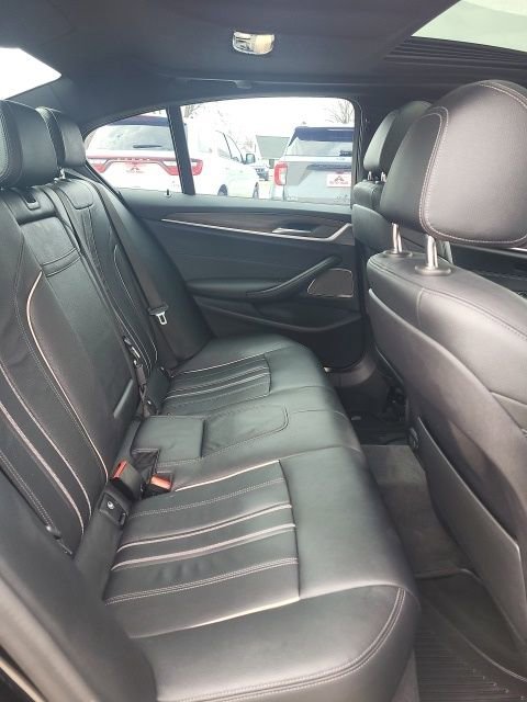 Used 2021 BMW 540i xDrive w/ M Sport Package image 21