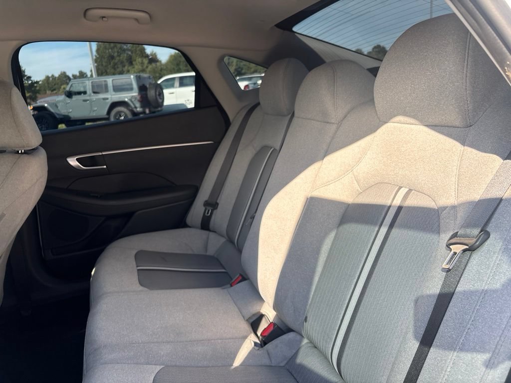 Used 2021 Hyundai Sonata SE w/ Preferred Accessory Package FWD image 28