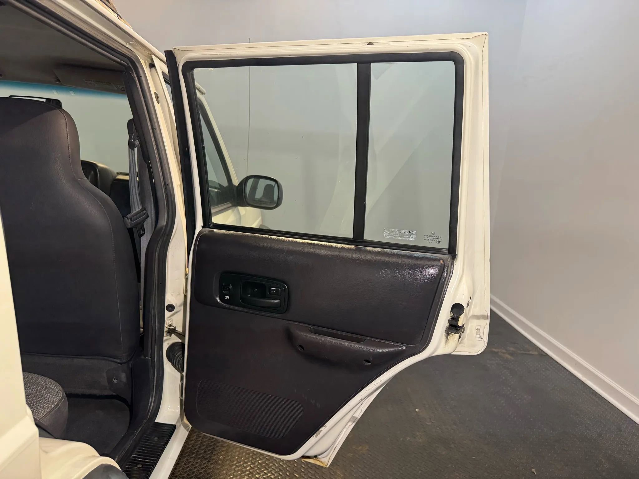 Used 2000 Jeep Cherokee SE image 27