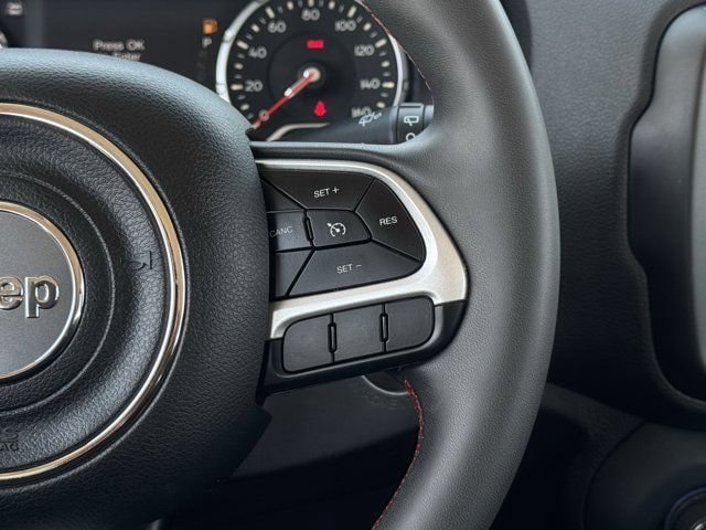 Used 2023 Jeep Renegade Trailhawk AWD/4WD image 16