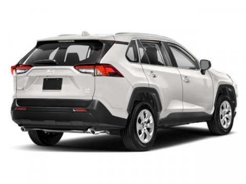 Used 2021 Toyota RAV4 LE FWD image 2