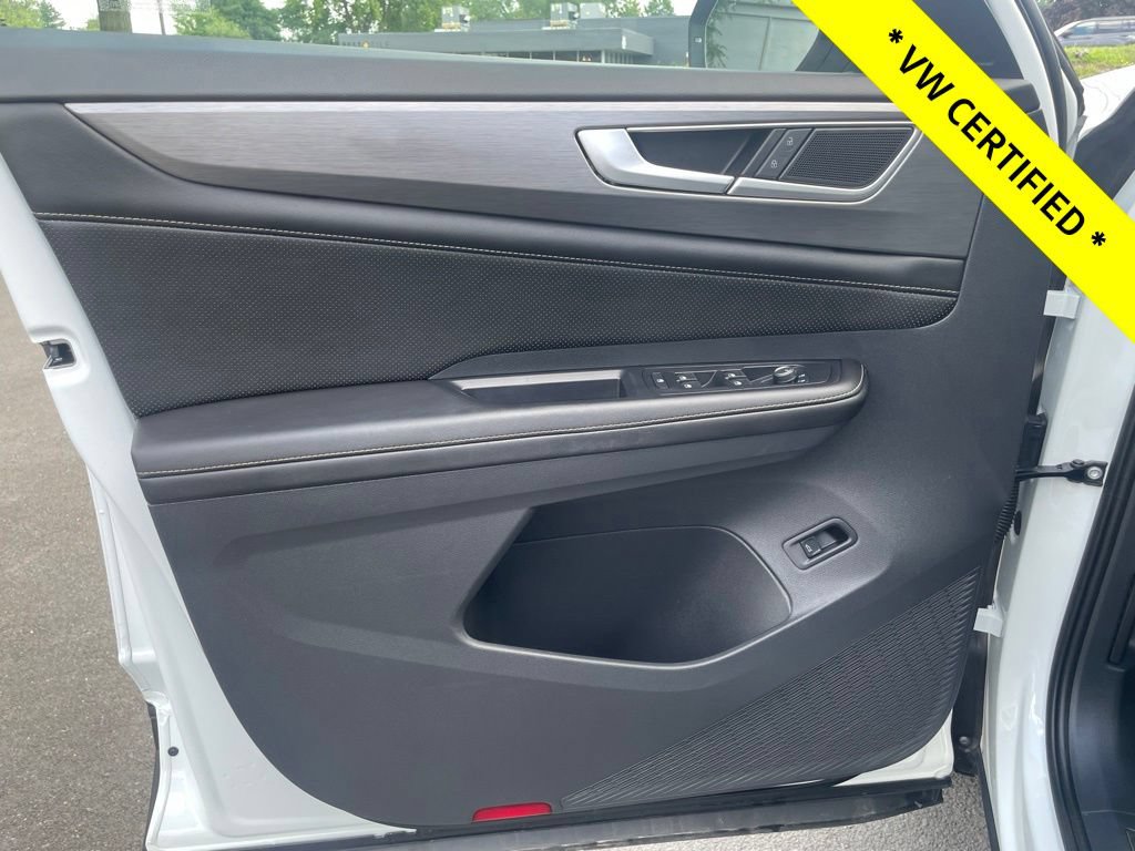 Certified 2024 Volkswagen Atlas Cross Sport SE w/ Panoramic Sunroof Package AWD/4WD image 19