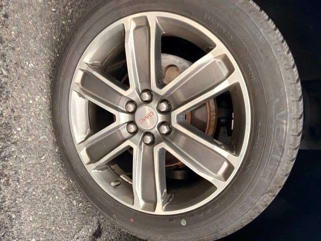 Used 2019 GMC Acadia Denali w/ Technology Package AWD/4WD image 30