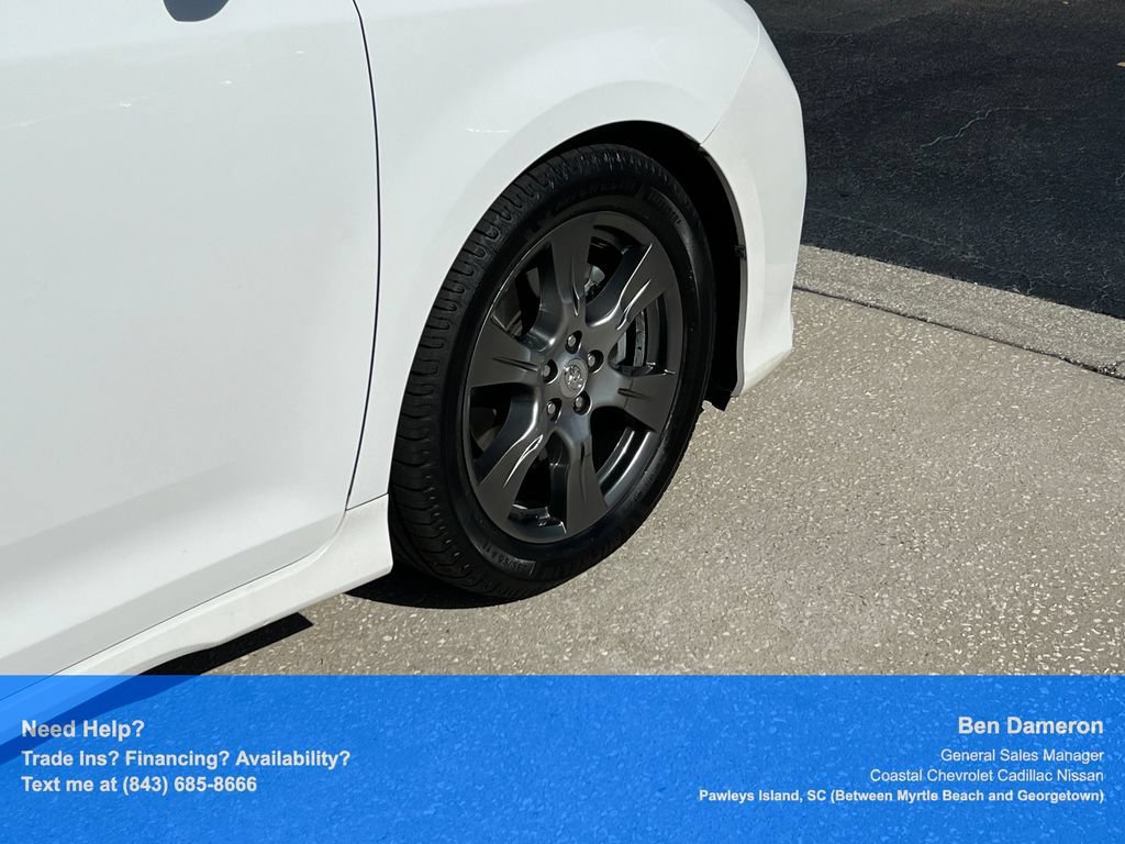 Used 2017 Toyota Sienna SE Premium FWD image 31