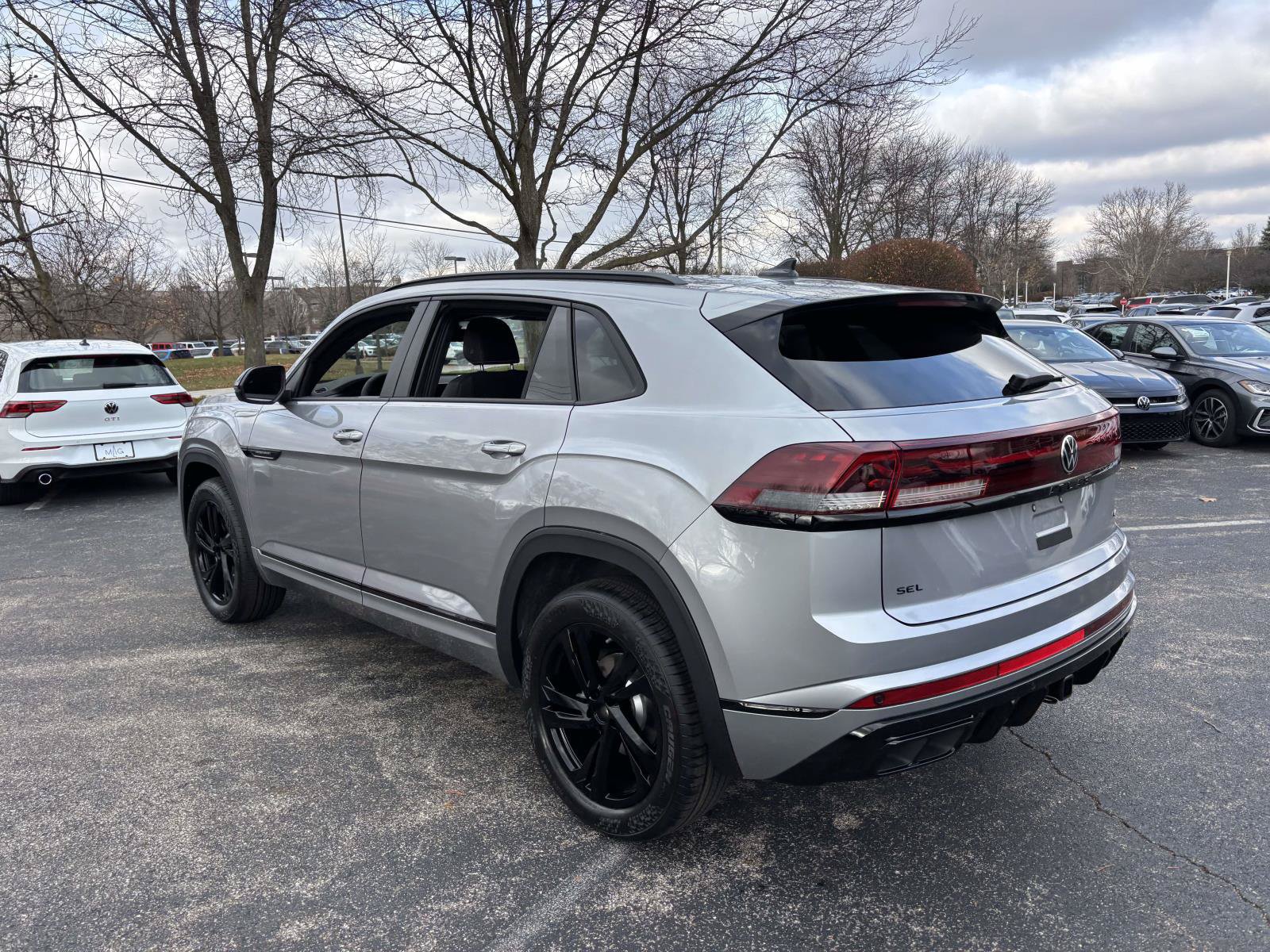 New 2026 Volkswagen Atlas Cross Sport SEL R-Line AWD/4WD image 5
