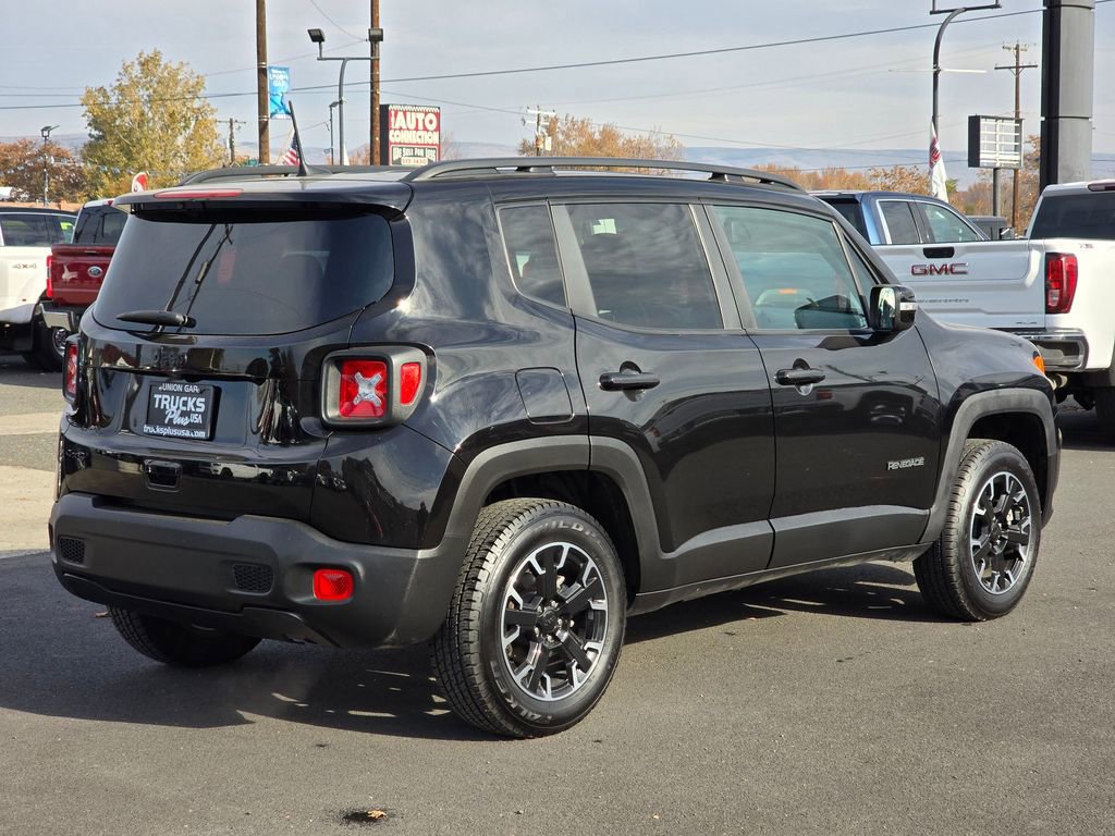 Used 2023 Jeep Renegade Latitude AWD/4WD image 5