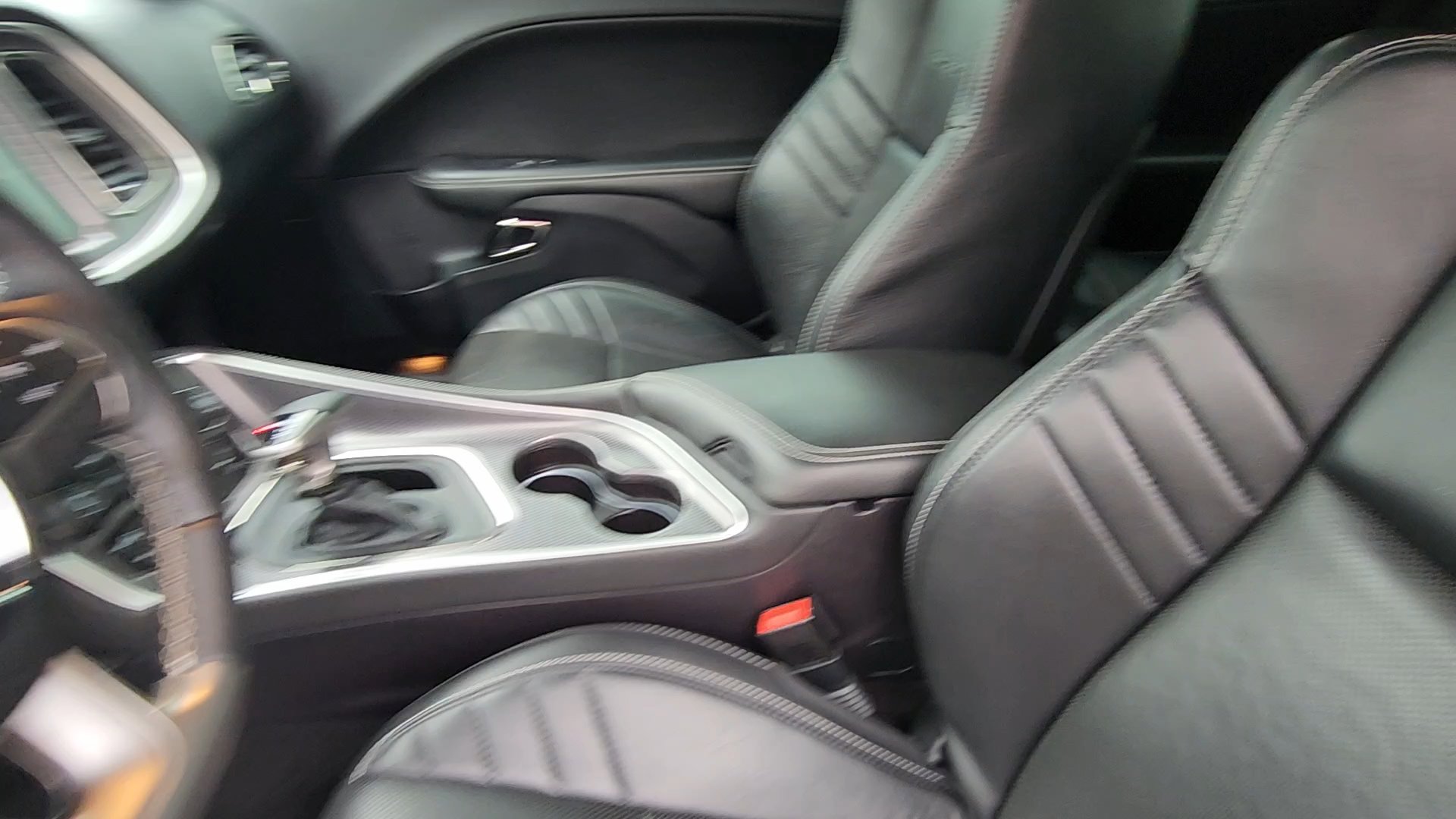 Used 2016 Dodge Challenger SRT Hellcat RWD image 32