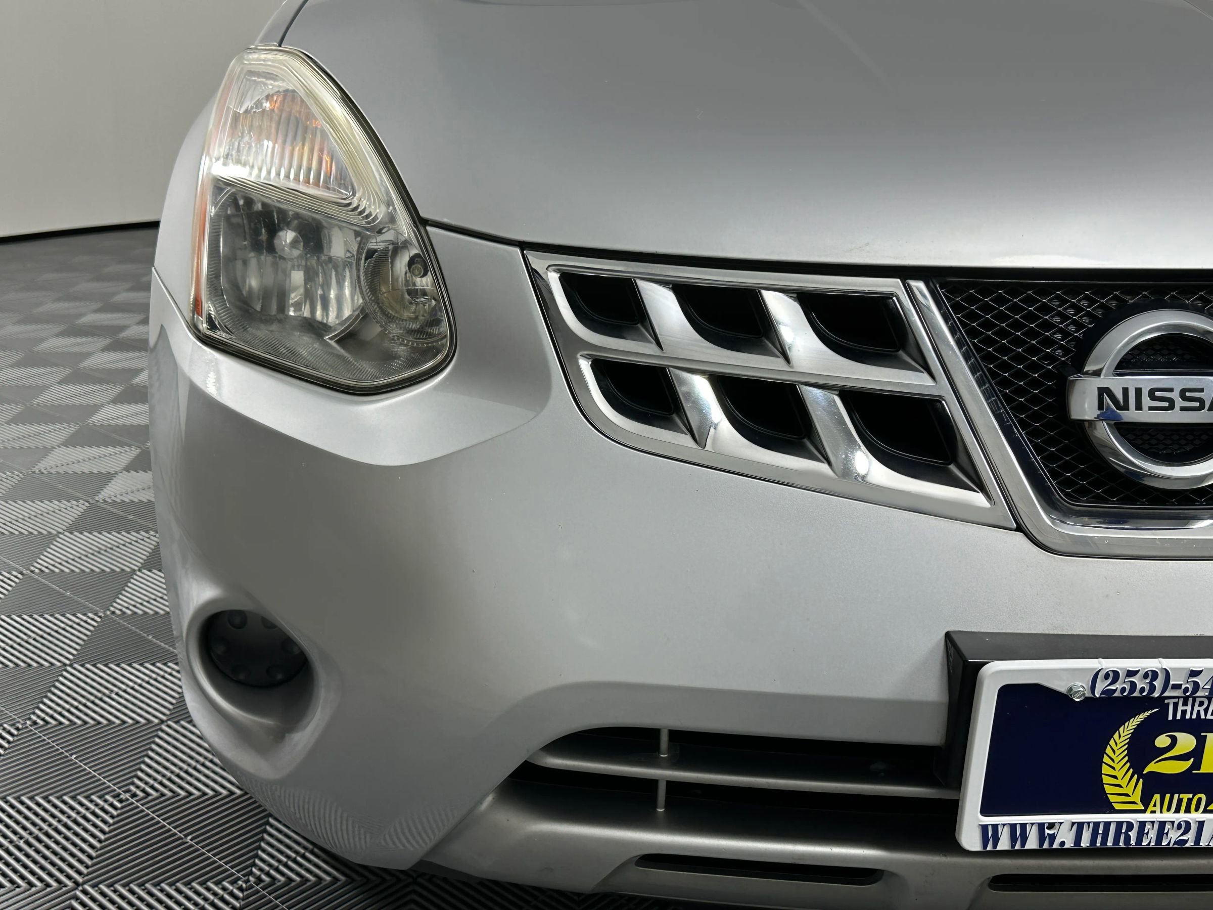 Used 2011 Nissan Rogue SV w/ Premium Pkg image 5