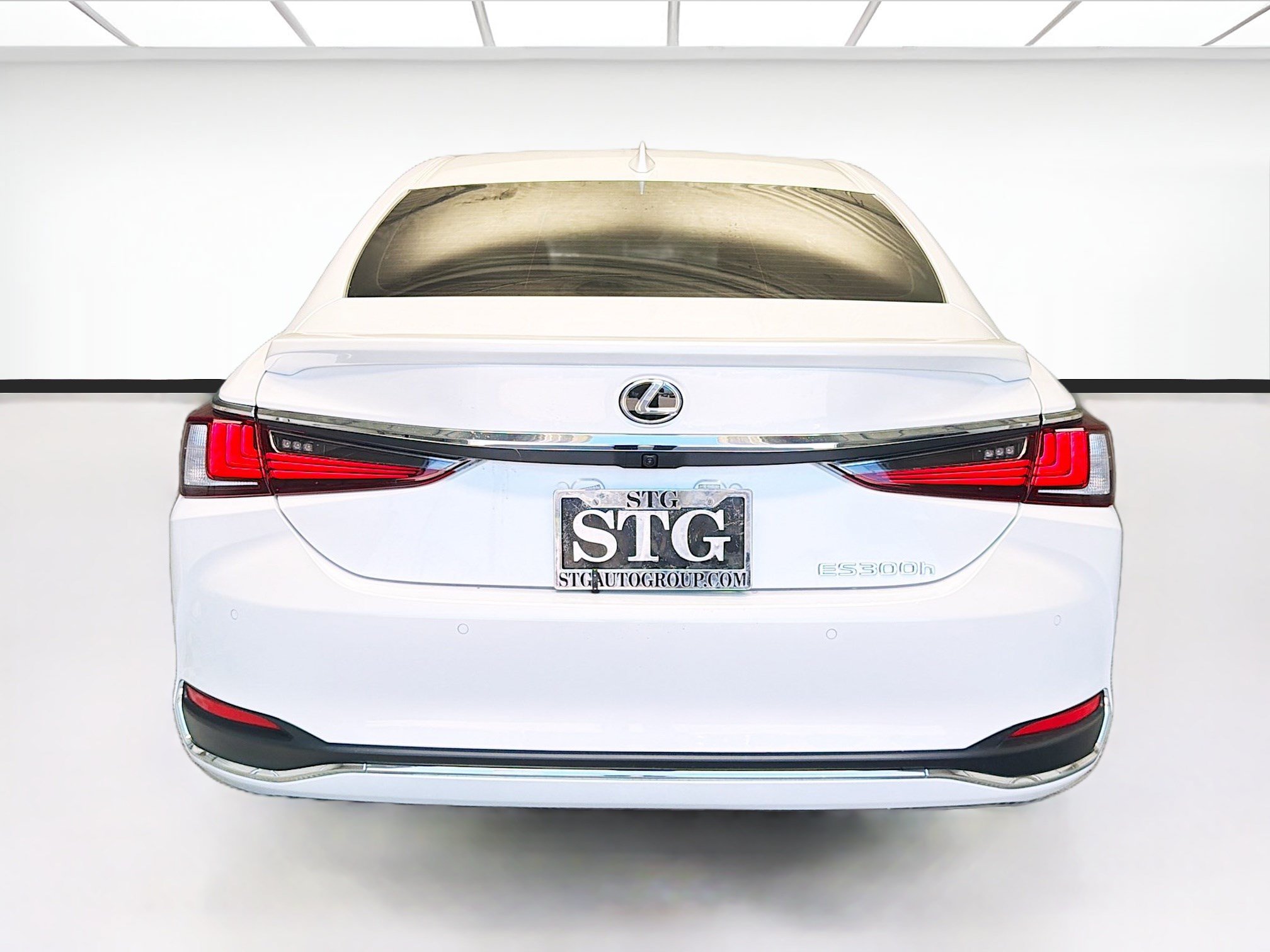 Used 2025 Lexus ES 300h w/ Premium Package FWD image 5