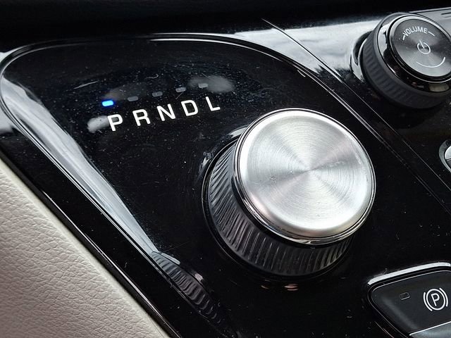 Used 2018 Chrysler Pacifica Touring-L image 15