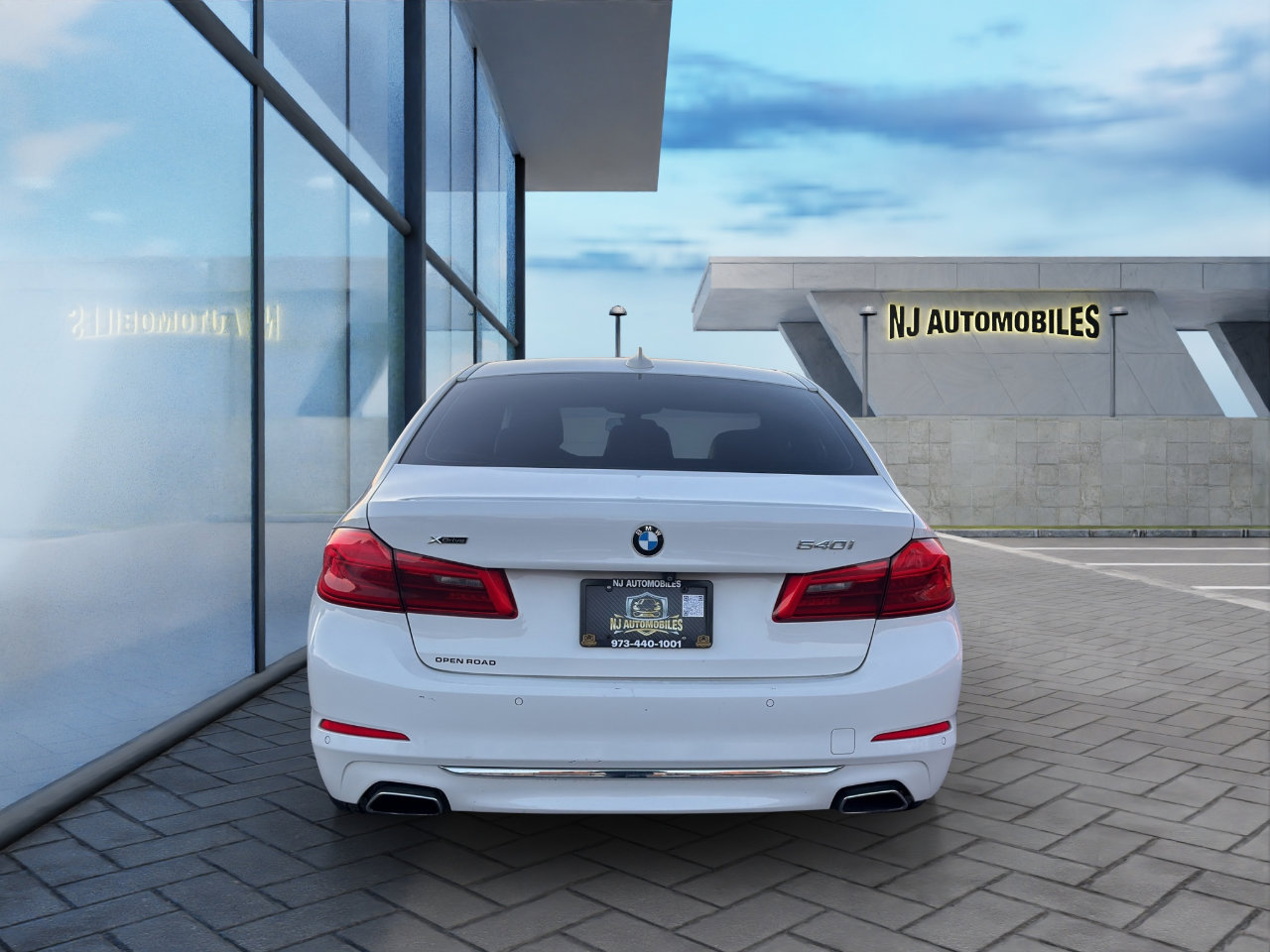 Used 2018 BMW 540i xDrive w/ Premium Package image 6