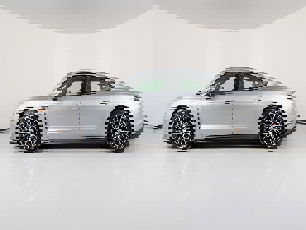 New 2026 Porsche Taycan video 2