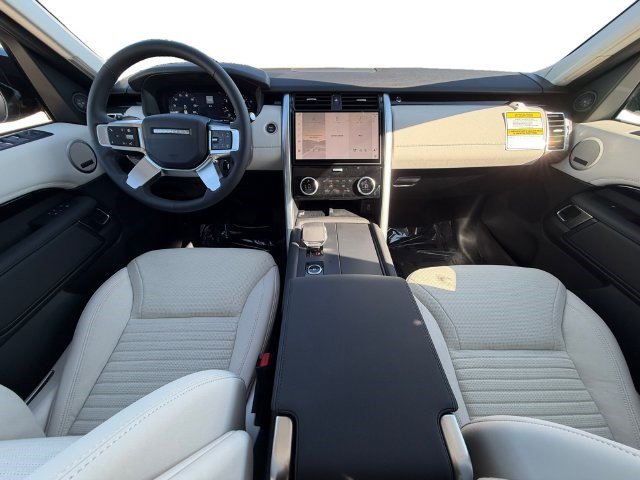 New 2026 Land Rover Discovery S AWD/4WD image 12