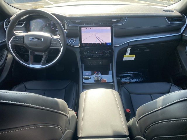 New 2025 Jeep Grand Cherokee Limited image 36