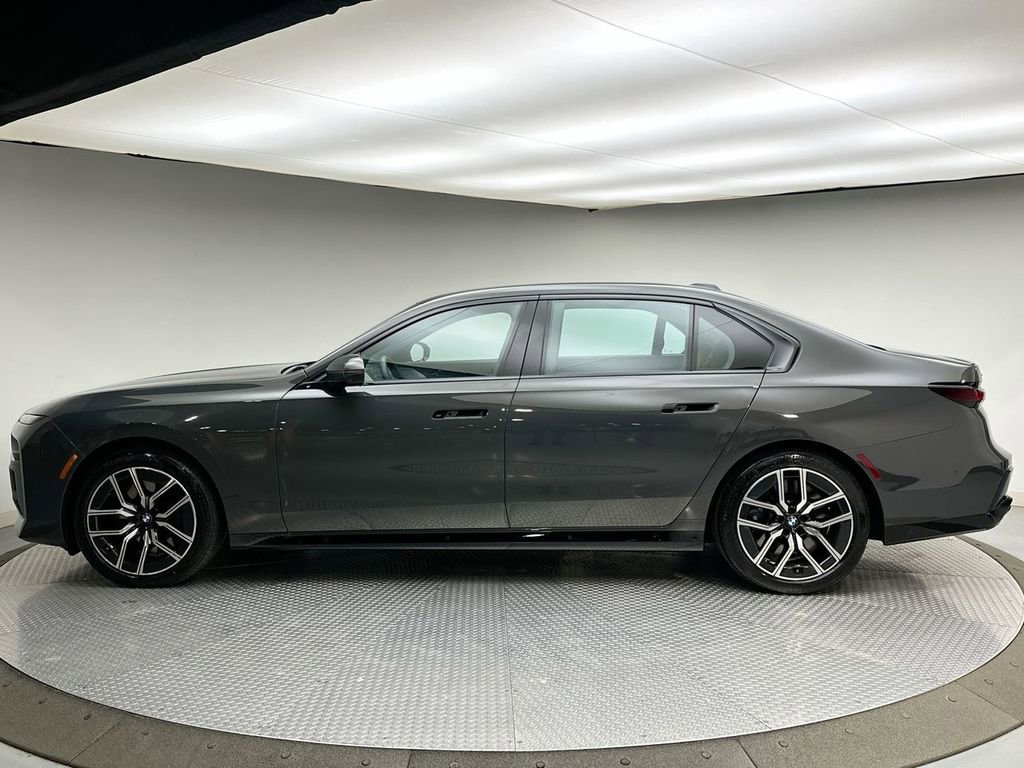 Used 2024 BMW 760i xDrive w/ Executive Package AWD/4WD image 10